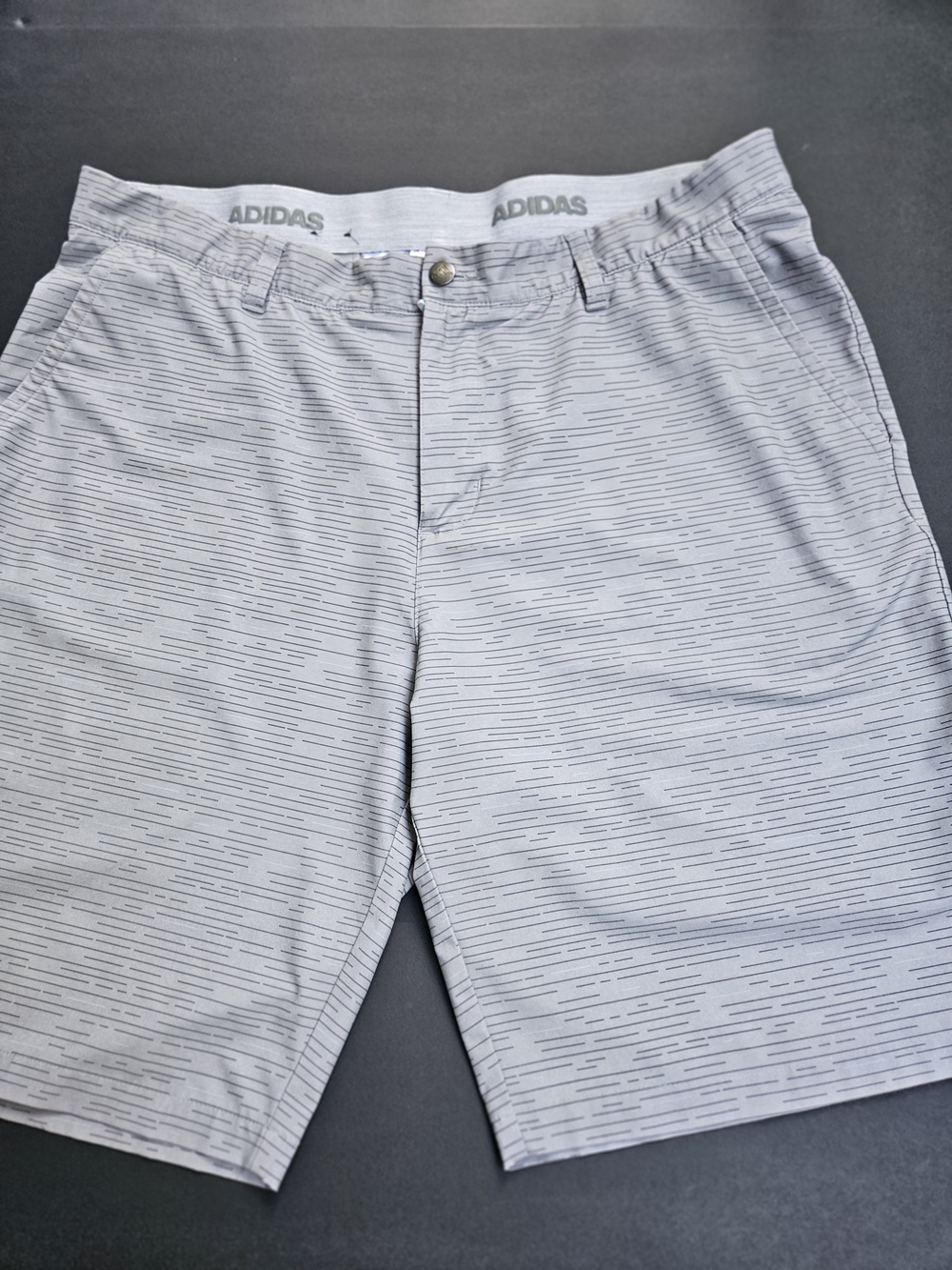 Adidas Men's Golf Shorts Sz 38 Grey Linear Print Performance Athletic Stretch